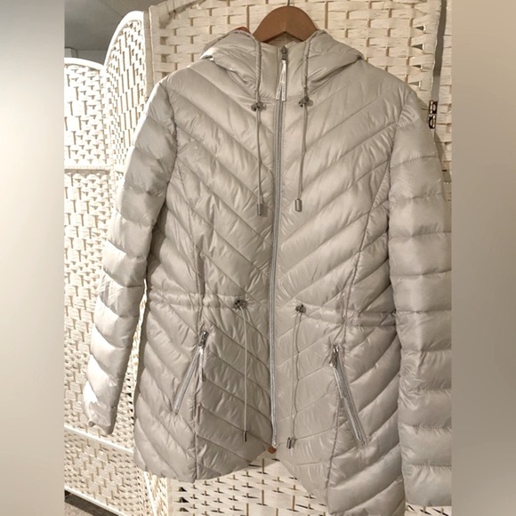 Like New White/Silver Hooded Quilted Anorak Packable from French Connection - Picture 4 of 11